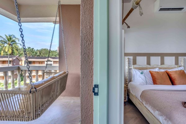 Image Title Goes Here